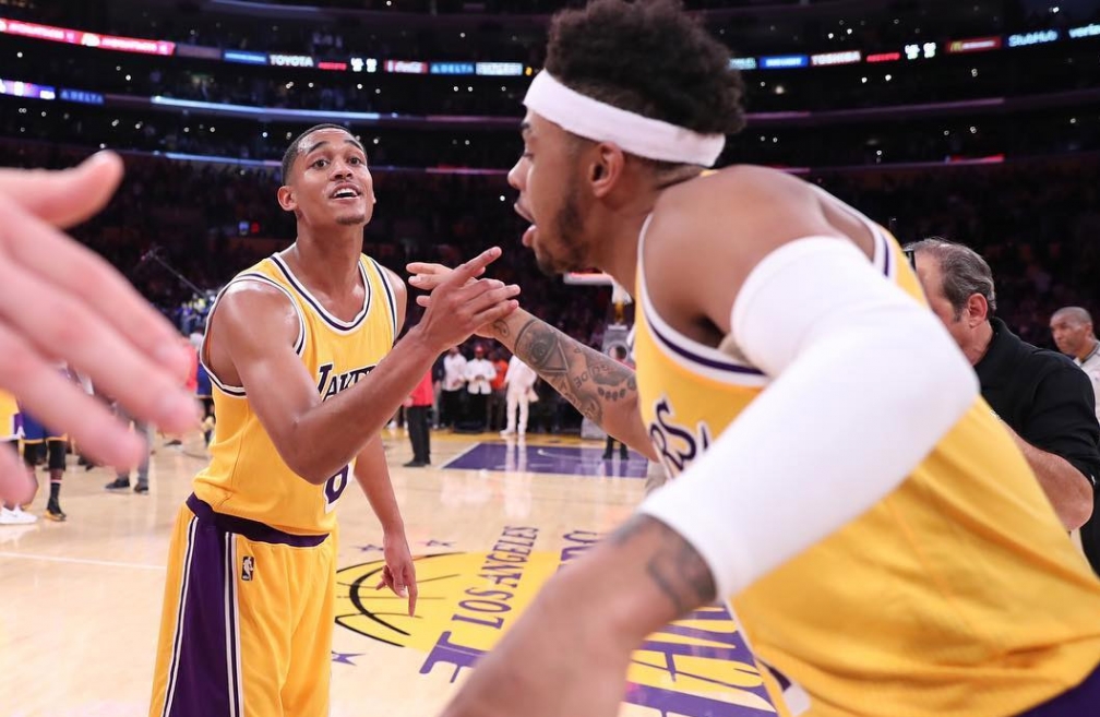 Lakers destrói o Warriors no Staples Center