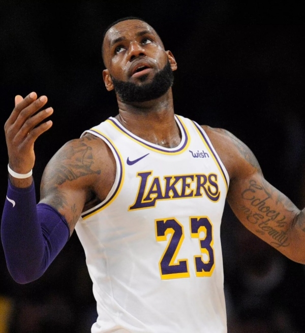 Lakers joga mal e é dominado pelo Raptors no Staples Center