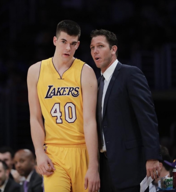 O que Ivica Zubac pode melhorar em seu jogo?