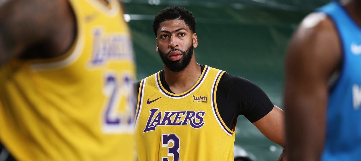 Anthony Davis faz autocrítica e diz não estar jogando nada bem