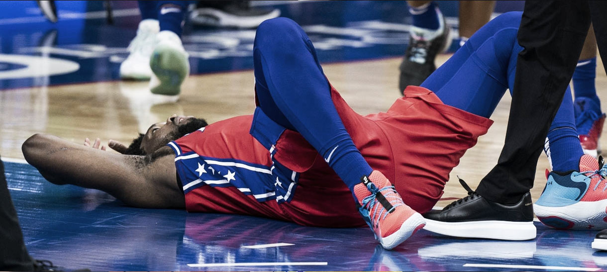 NBA: Joel Embiid culpa LeBron James por contusão