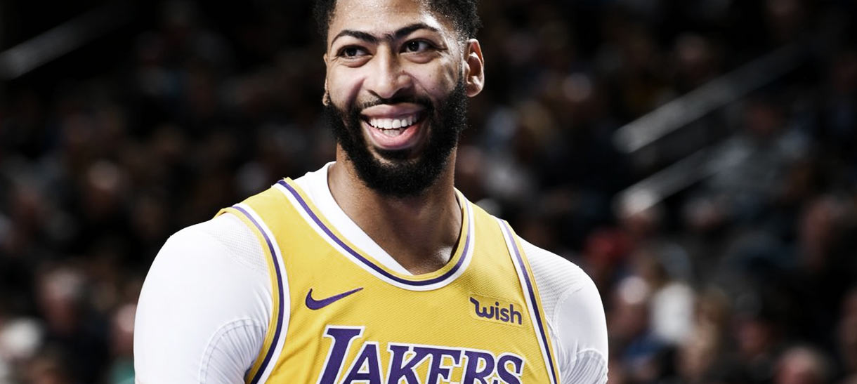 NBA: Anthony Davis dá excelentes notícias durante transmissão no Twitch