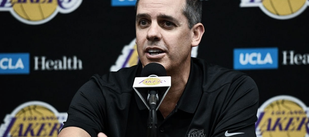 NBA: Lakers toma grande decisão em relação ao técnico Frank Vogel