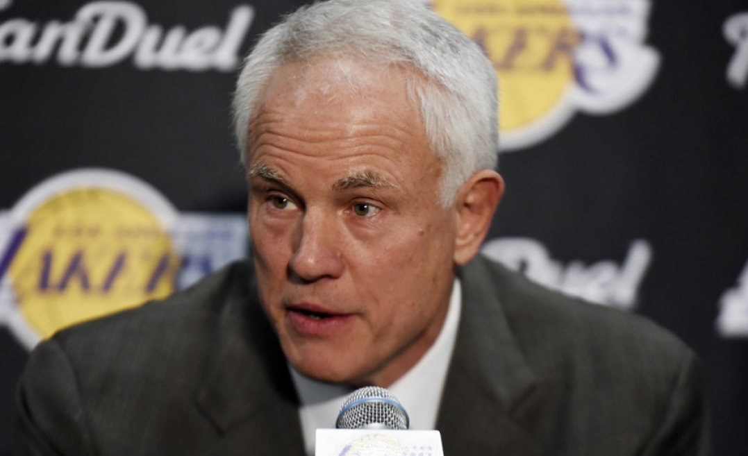 Kings queria Russell e Ingram em troca por Cousins