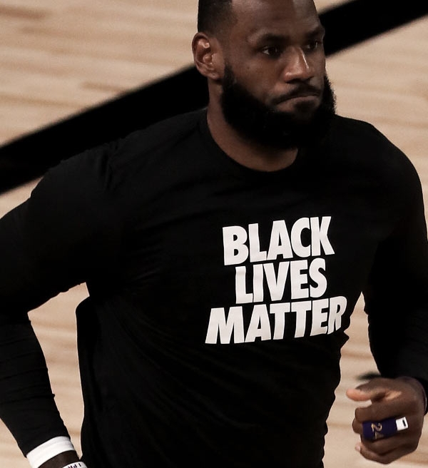 NBA: Torcedor é expulso da arena após atos racistas contra LeBron James