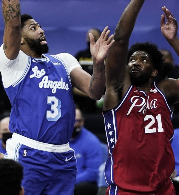 NBA: Joel Embiid tira sarro de Anthony Davis jogando videogame