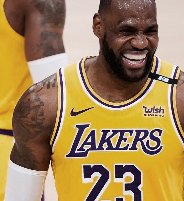 NBA: Pegadinha com vídeo chamada de LeBron James faz crianças surtarem de alegria