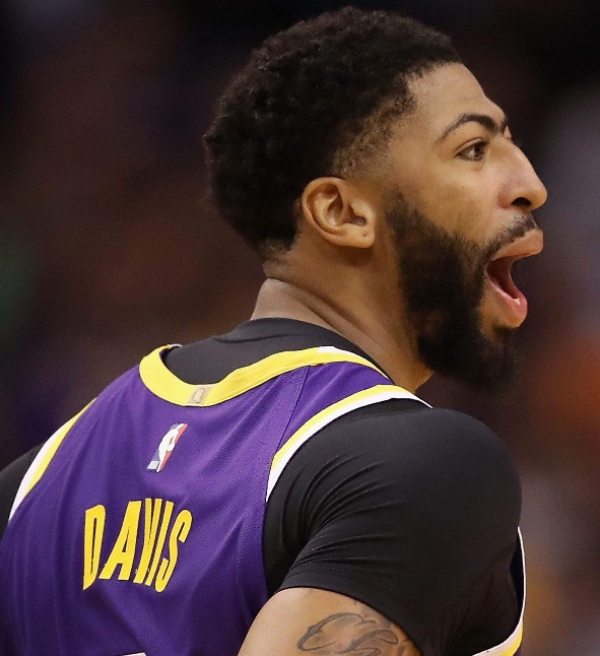 Anthony Davis comenta suas expectativas para enfrentar o Pelicans