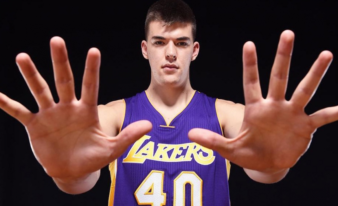 Lakers manda Ivica Zubac para o D-Fenders